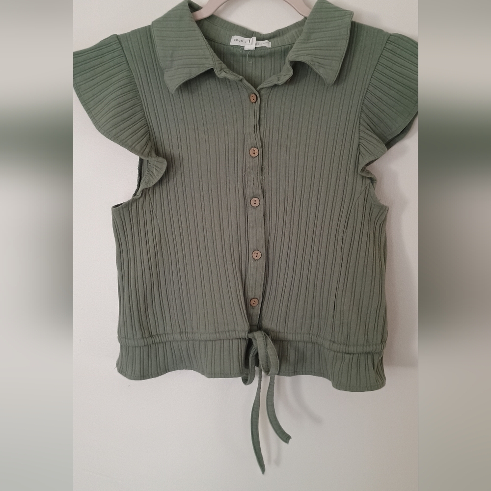 Francesca's Collections Olive Green Button-Down Crop Top